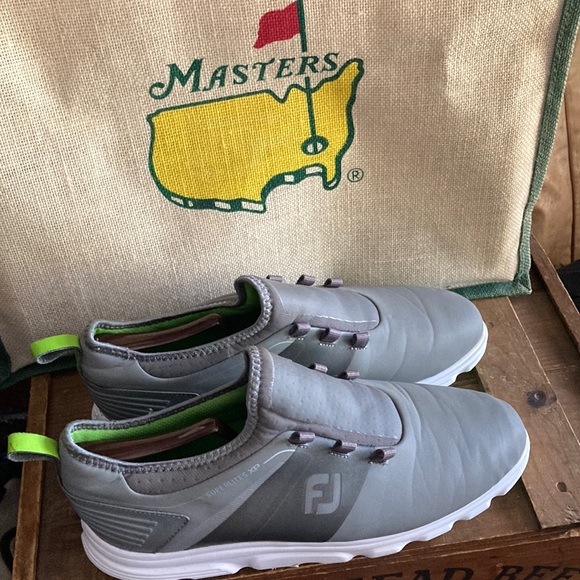 FootJoy Other - Foot Joy Spikeless Golf Superlite golf shoes . Size 11 M .